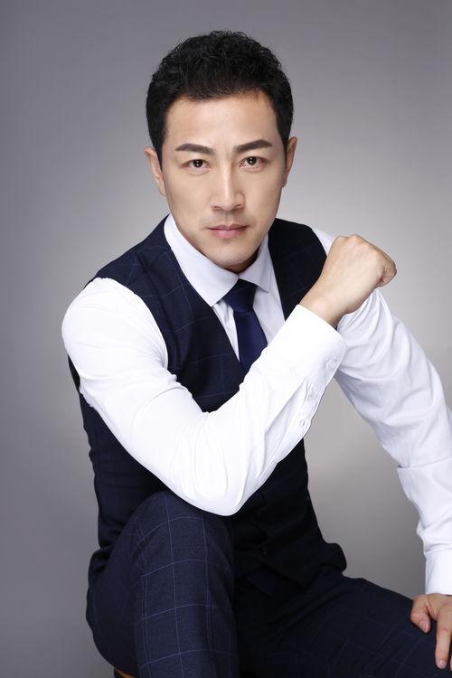 演员王斌的个人资料,光影人生，演绎非凡魅力